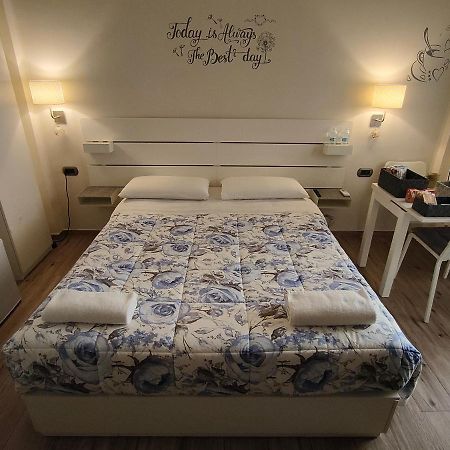 Blue Rose Private Room Σαλέρνο Εξωτερικό φωτογραφία